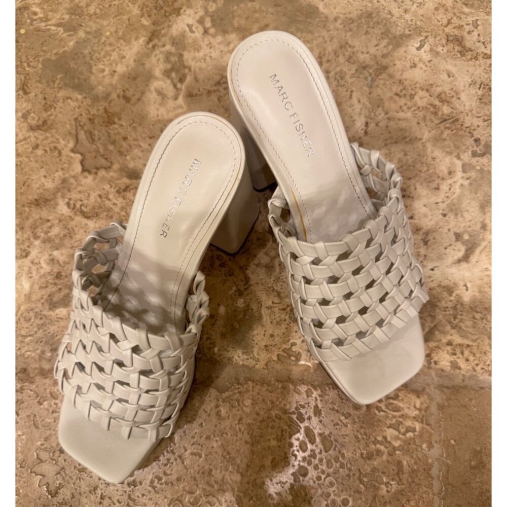 Marc Fisher White Woven Slip-On Block Heel Mules Size 9 Womens Summer Sandals